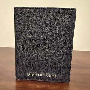 Michael Kors Jet Set Travel Passport Holder Wallet - Black/Grey